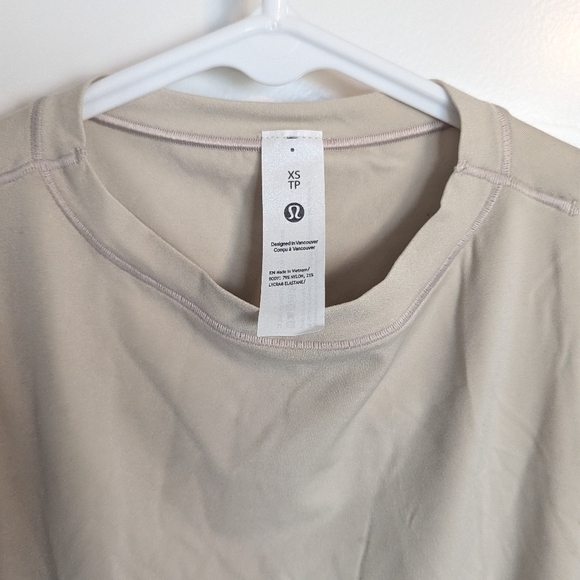 Lululemon NWT Wundermost Nulu High Neck Sleeveless Bodysuit - Mojave Tan sz XS - Picture 2 of 6